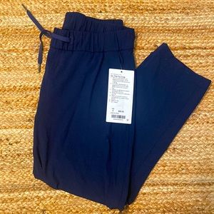 Lululemon - On the Fly Crop - Size 6 - 23” inseam